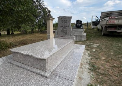 Monumente Funerare Cuj