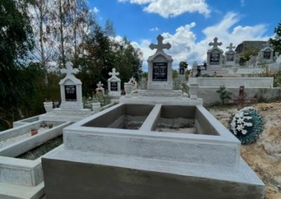 Monumente Funerare Cuj