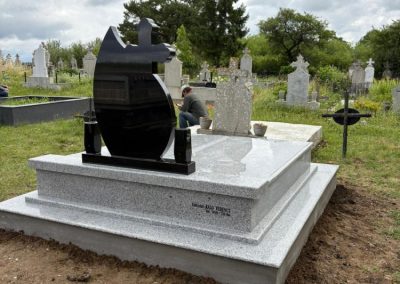 Monumente Funerare Cuj