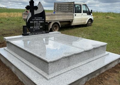 Monumente Funerare Cuj