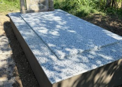 Monumente Funerare Cuj